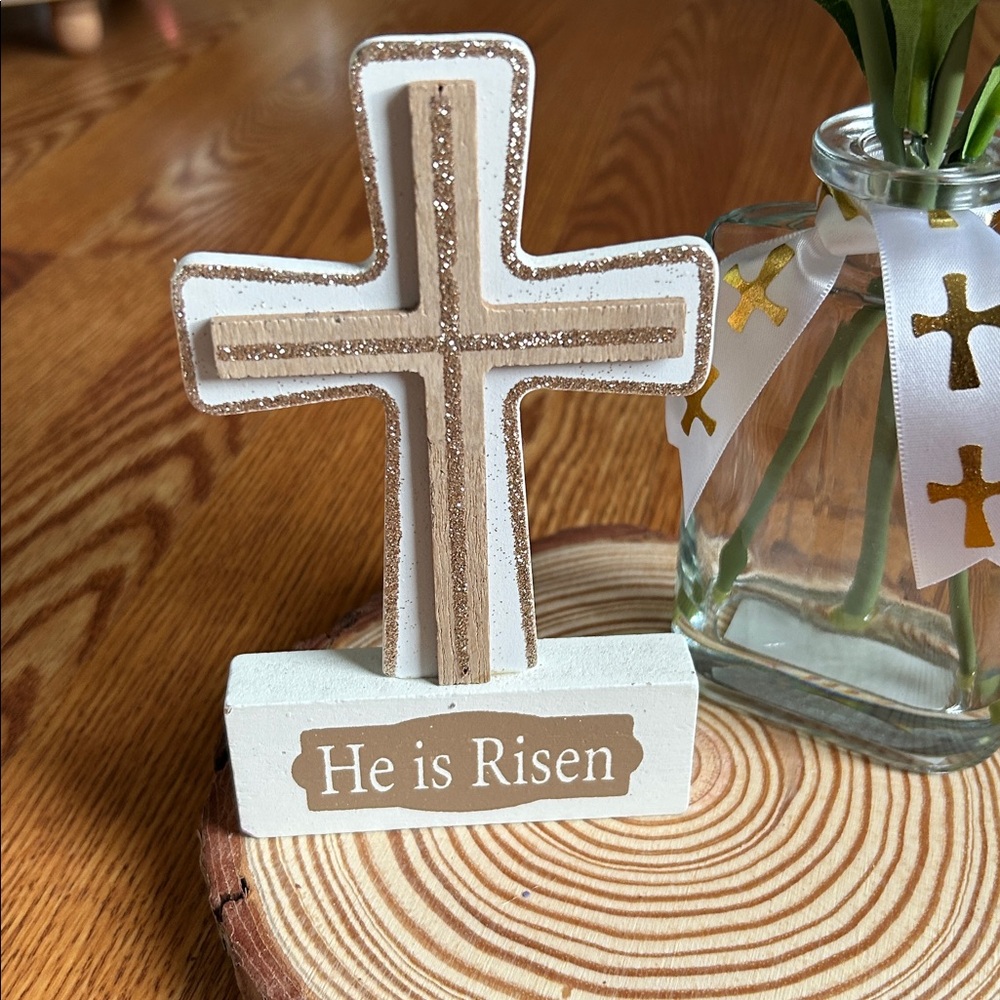 Decorative Cross and Floral Arrangement - Picture 2 of 10